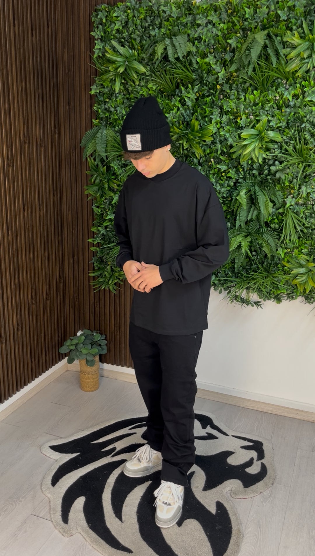 SHARK BLACK CAP