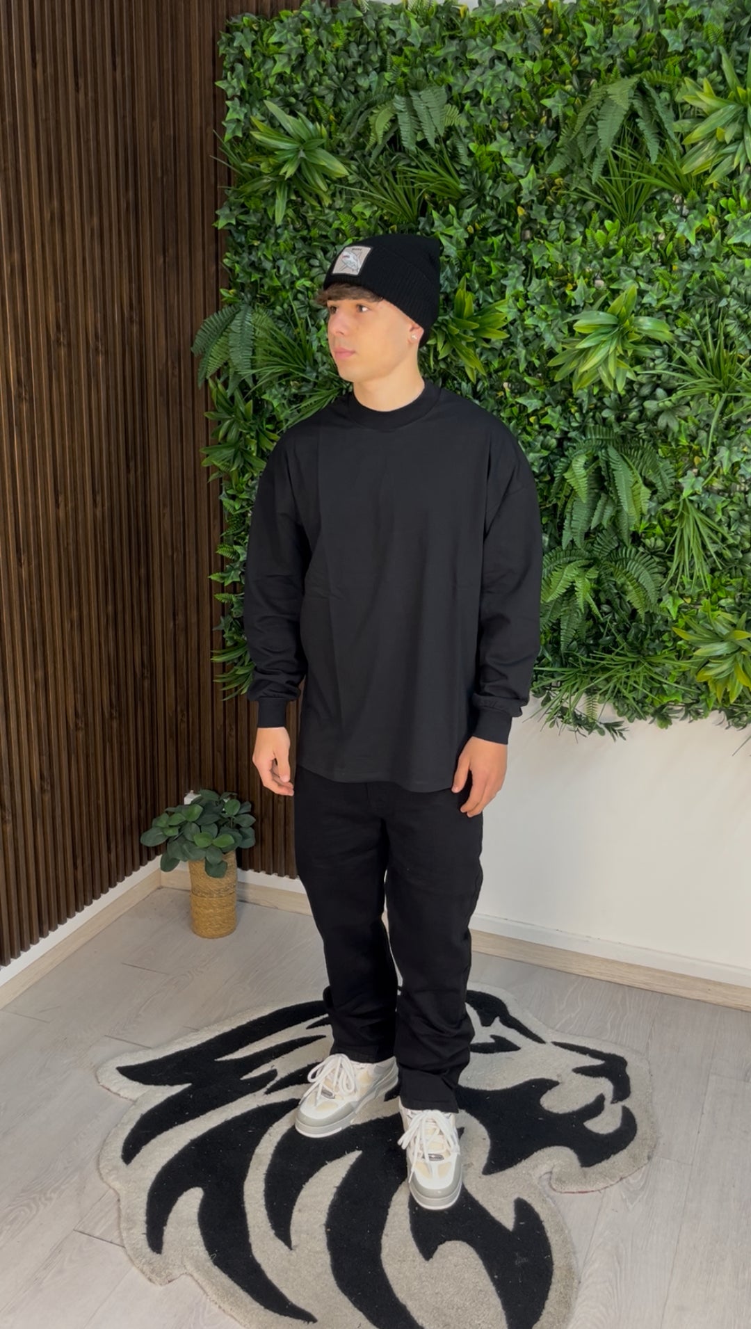 SHARK BLACK CAP