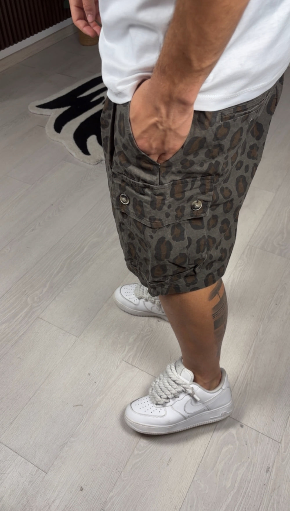 CARGO CORTO LEOPARDATO