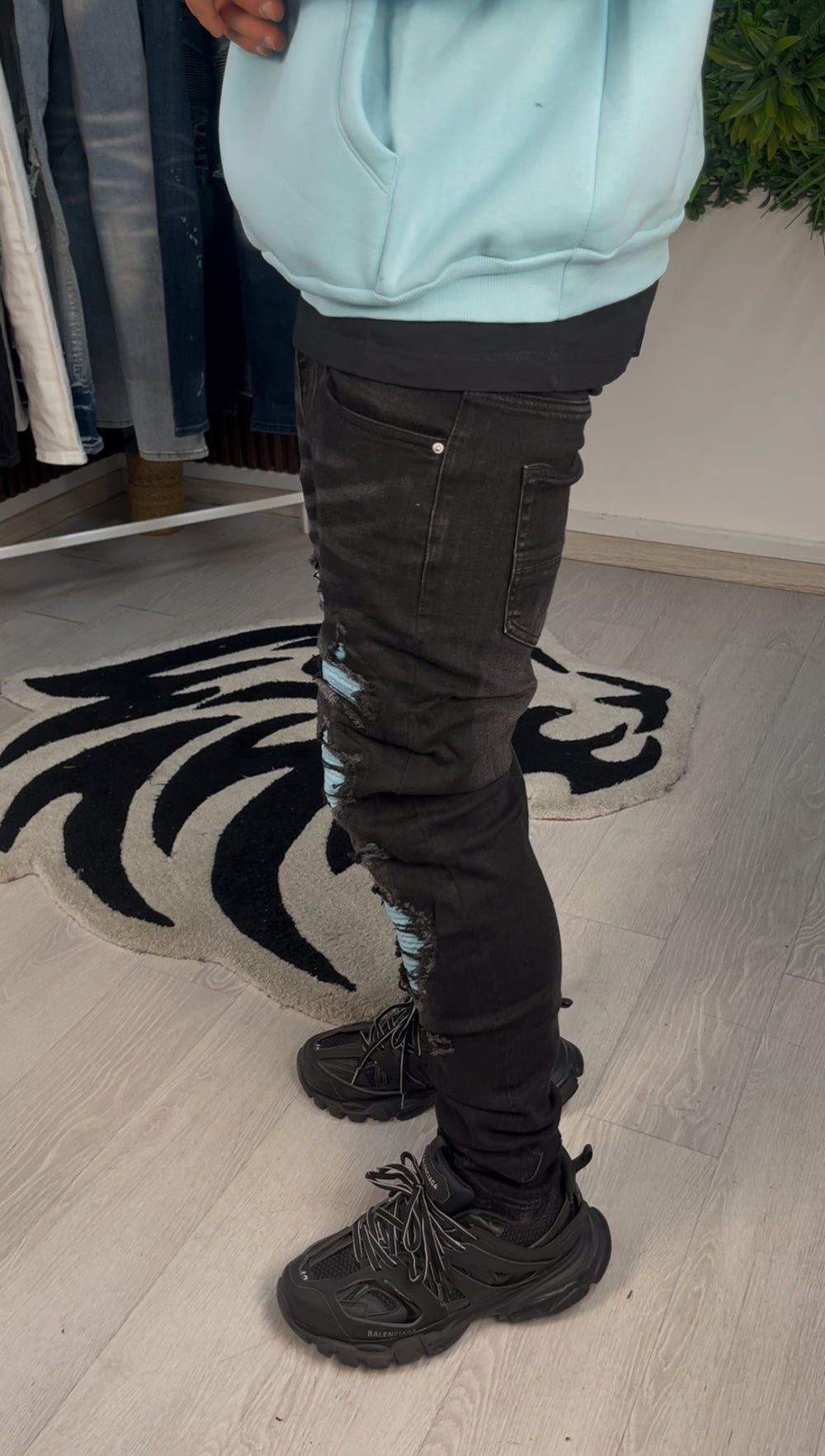 Totale schwarze Jeans