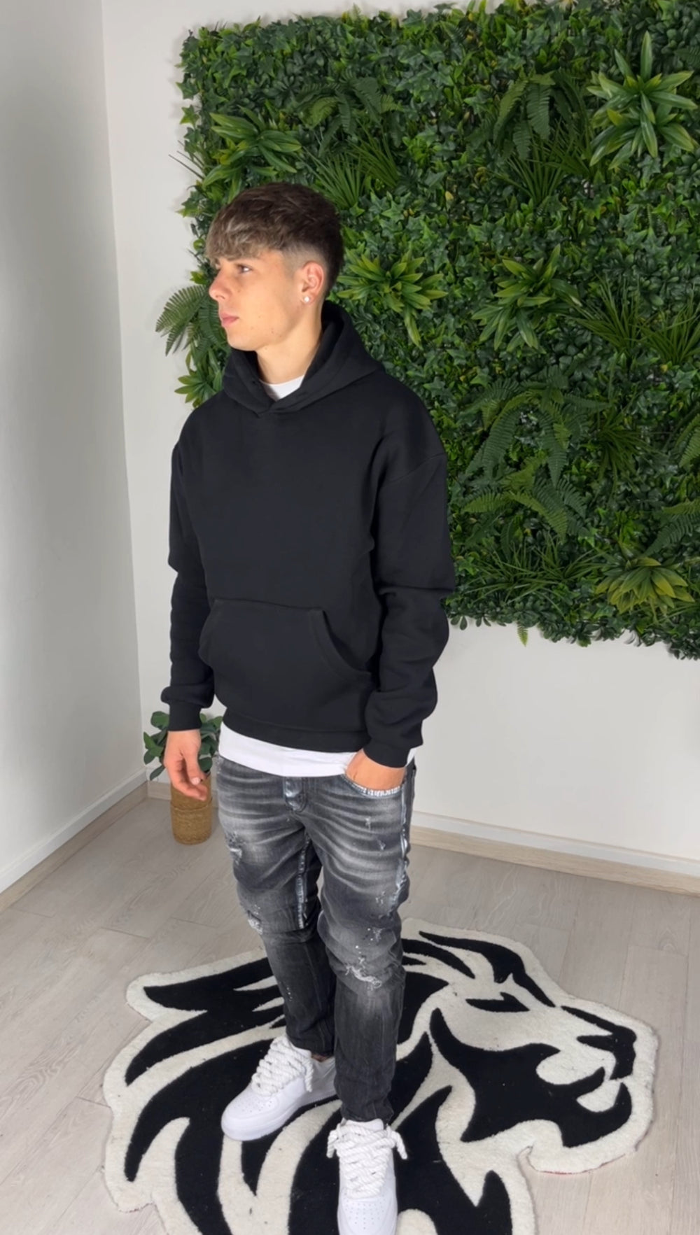 Black cotton sweatshirt