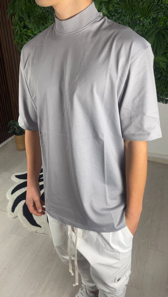 T-shirt à col haut gris