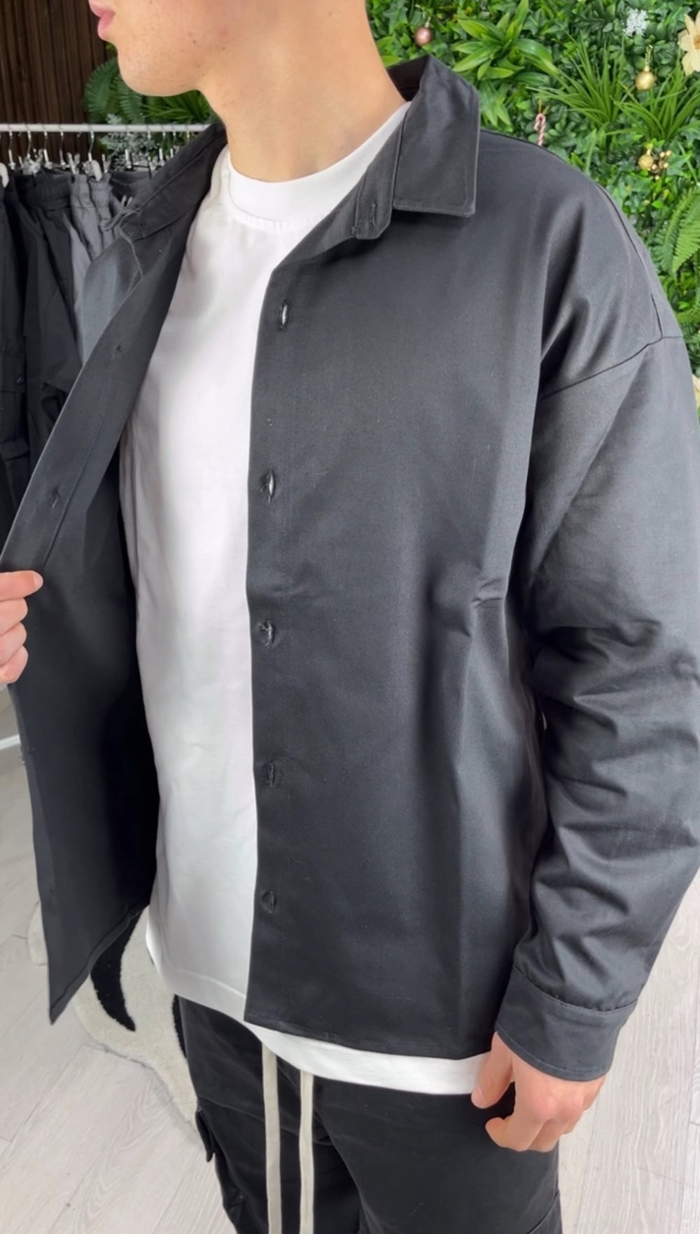 Camisa com botões pretos