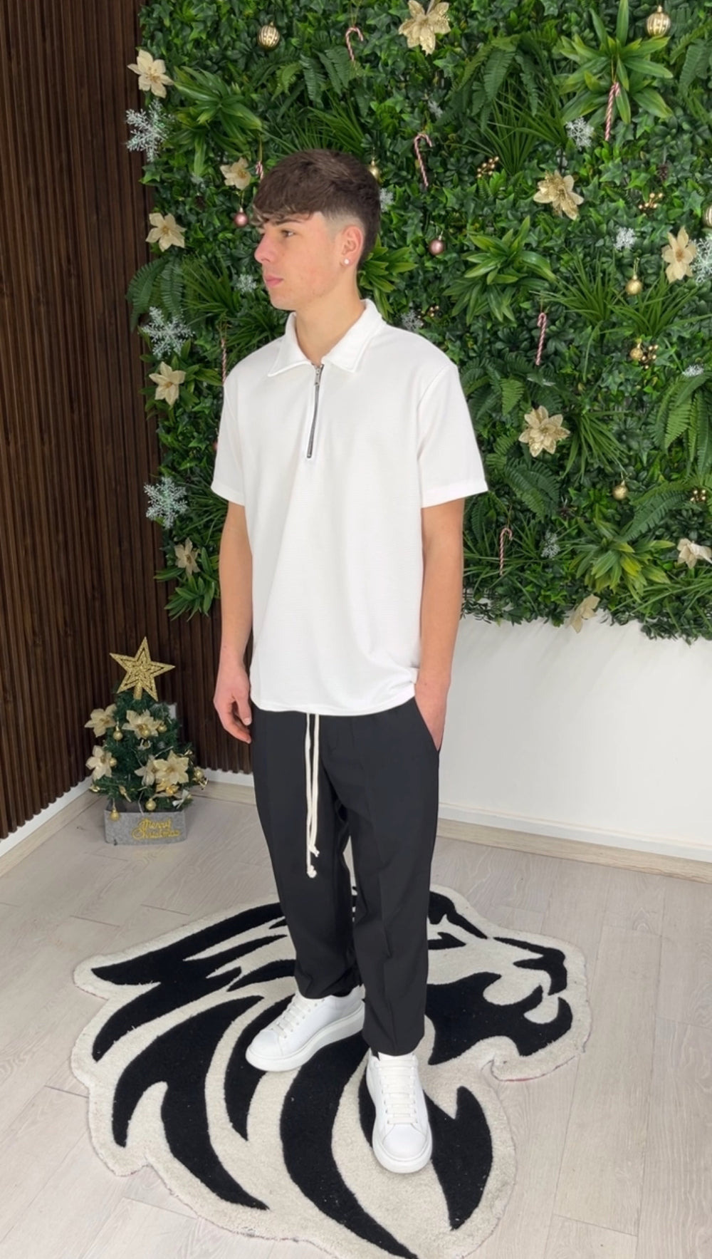 Polo linear branco