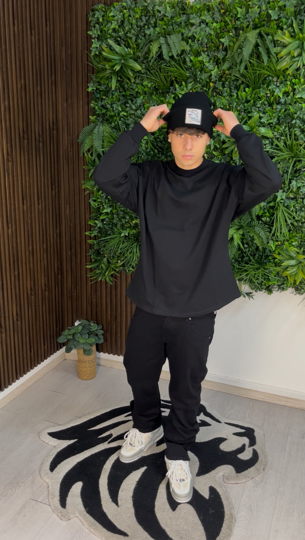 SHARK BLACK CAP