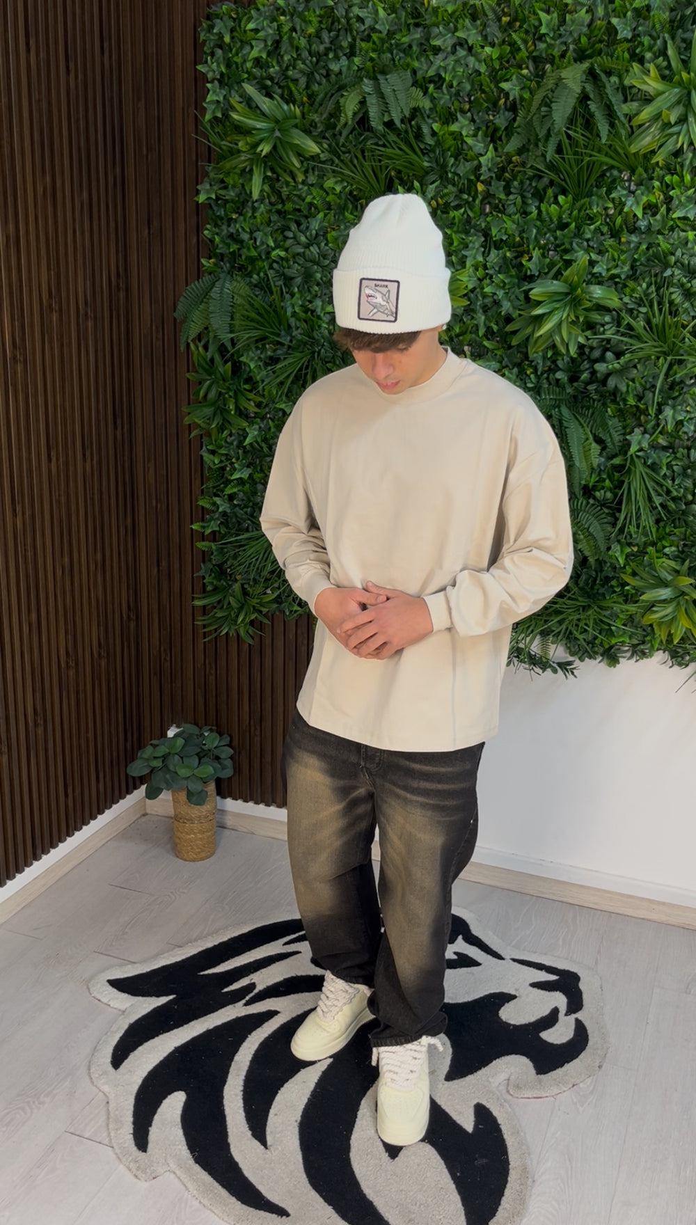 SHARK WHITE CAP