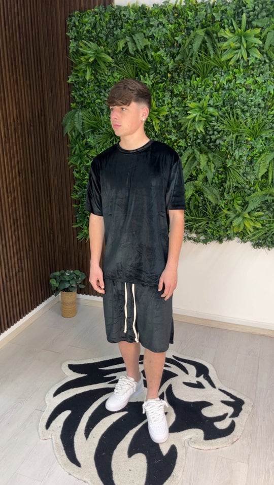 Black cynille short complete