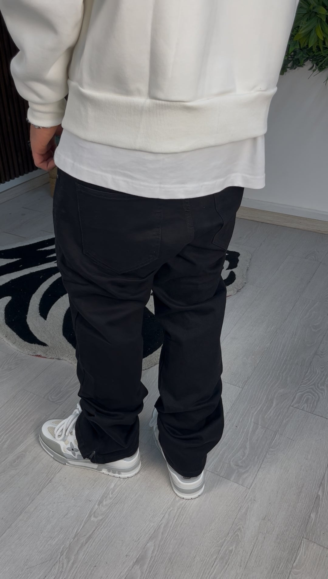 JEANS FLARE TOTAL BLACK