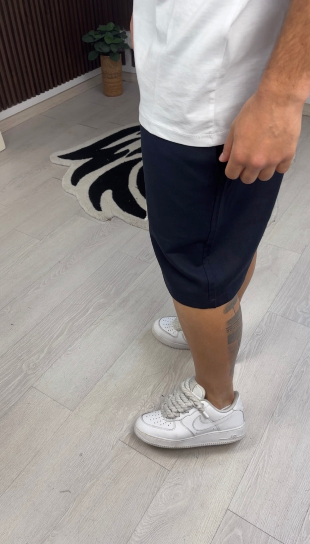 PANTALONCINO IN LINO BLU NOTTE