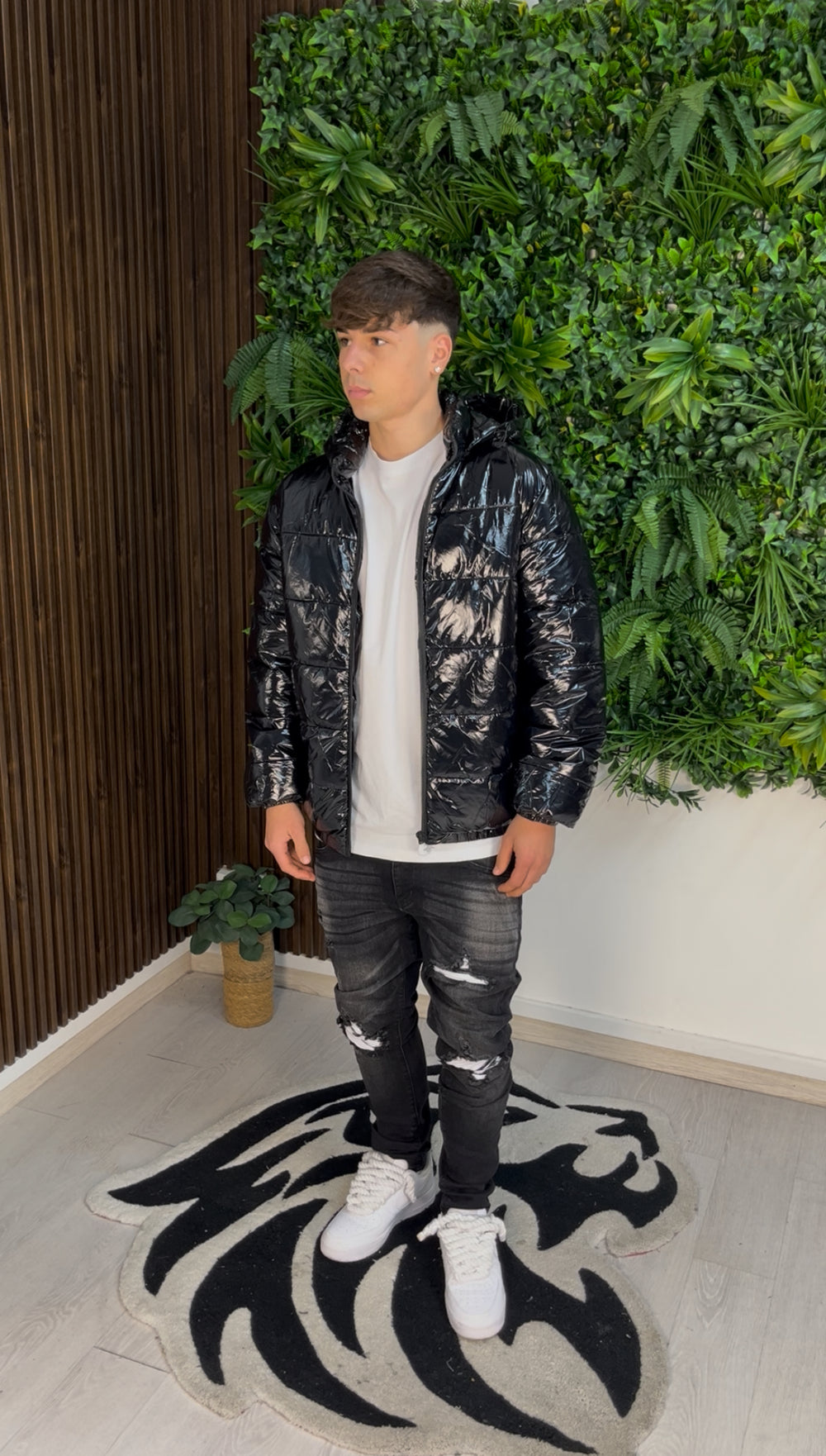 Schwarze glänzende Jacke