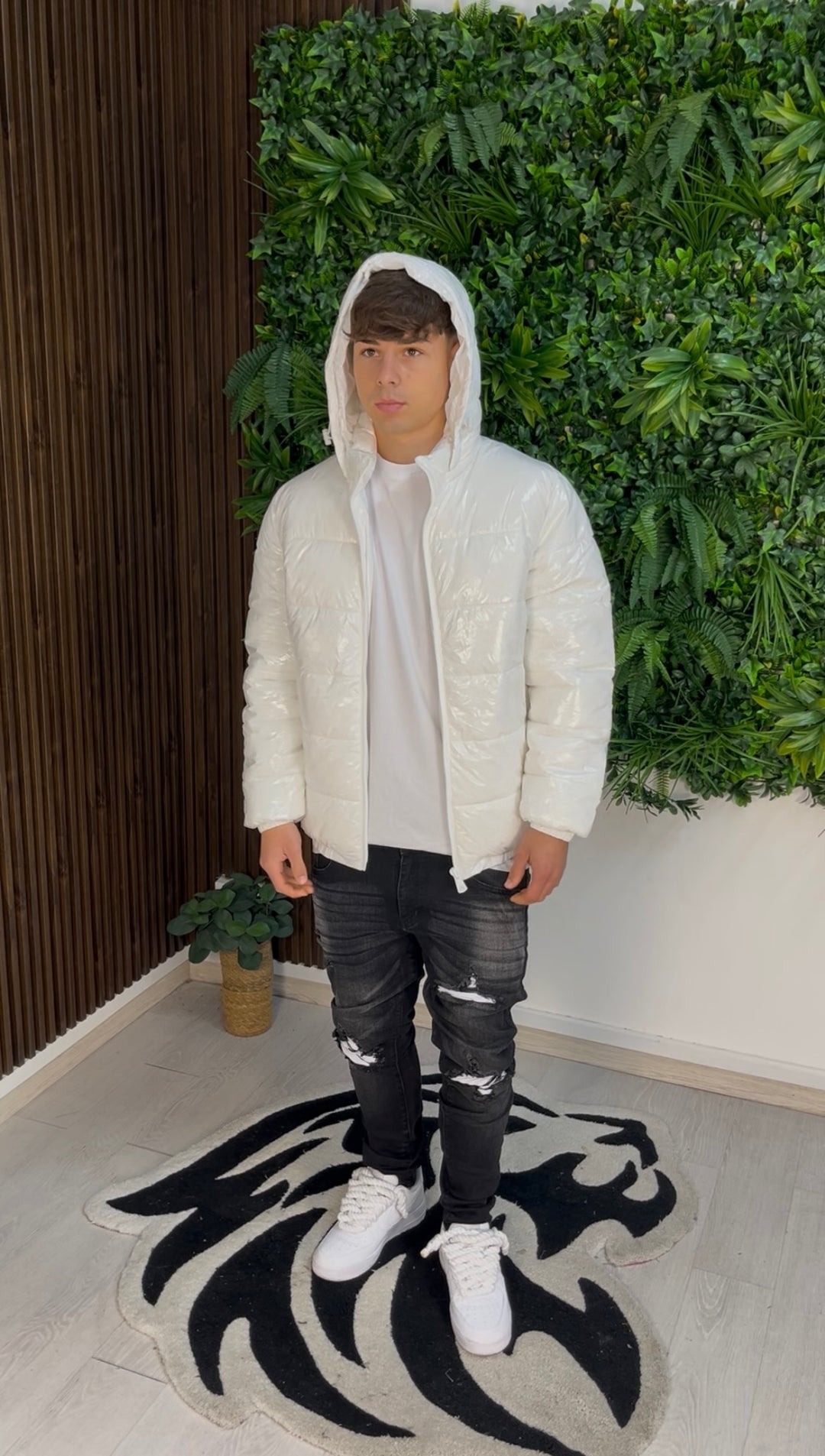 Schwarze glänzende Jacke