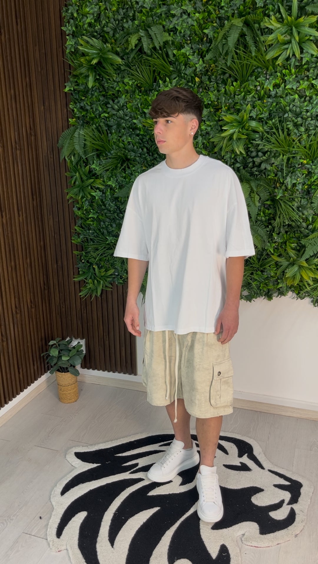 CARGO CORTO CON ABRASIONI BEIGE
