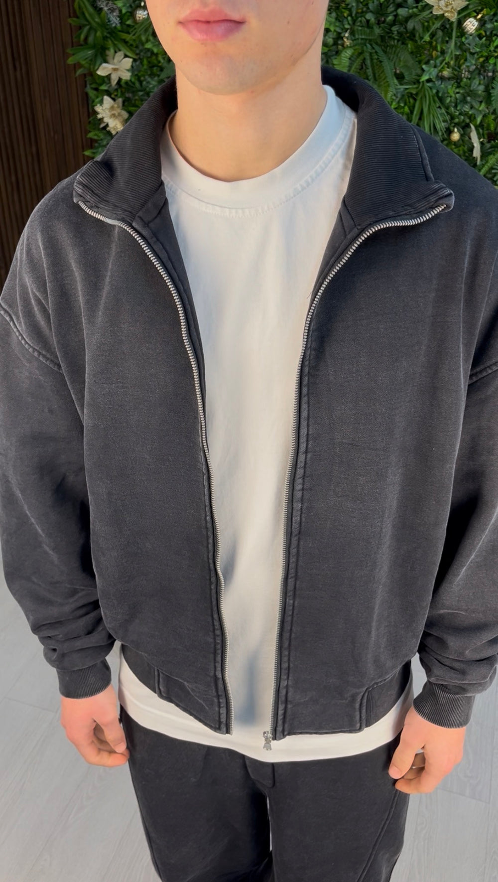 WASHED ZIP BLACK