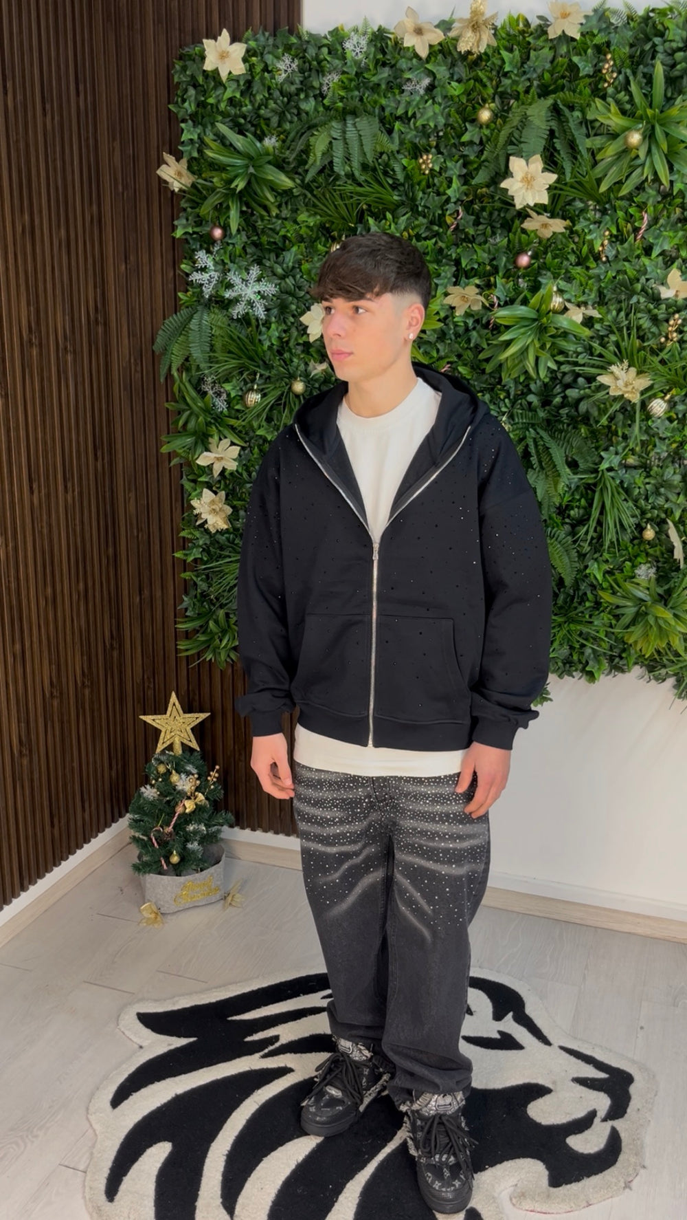 FELPA ZIP CON STRASS NERA