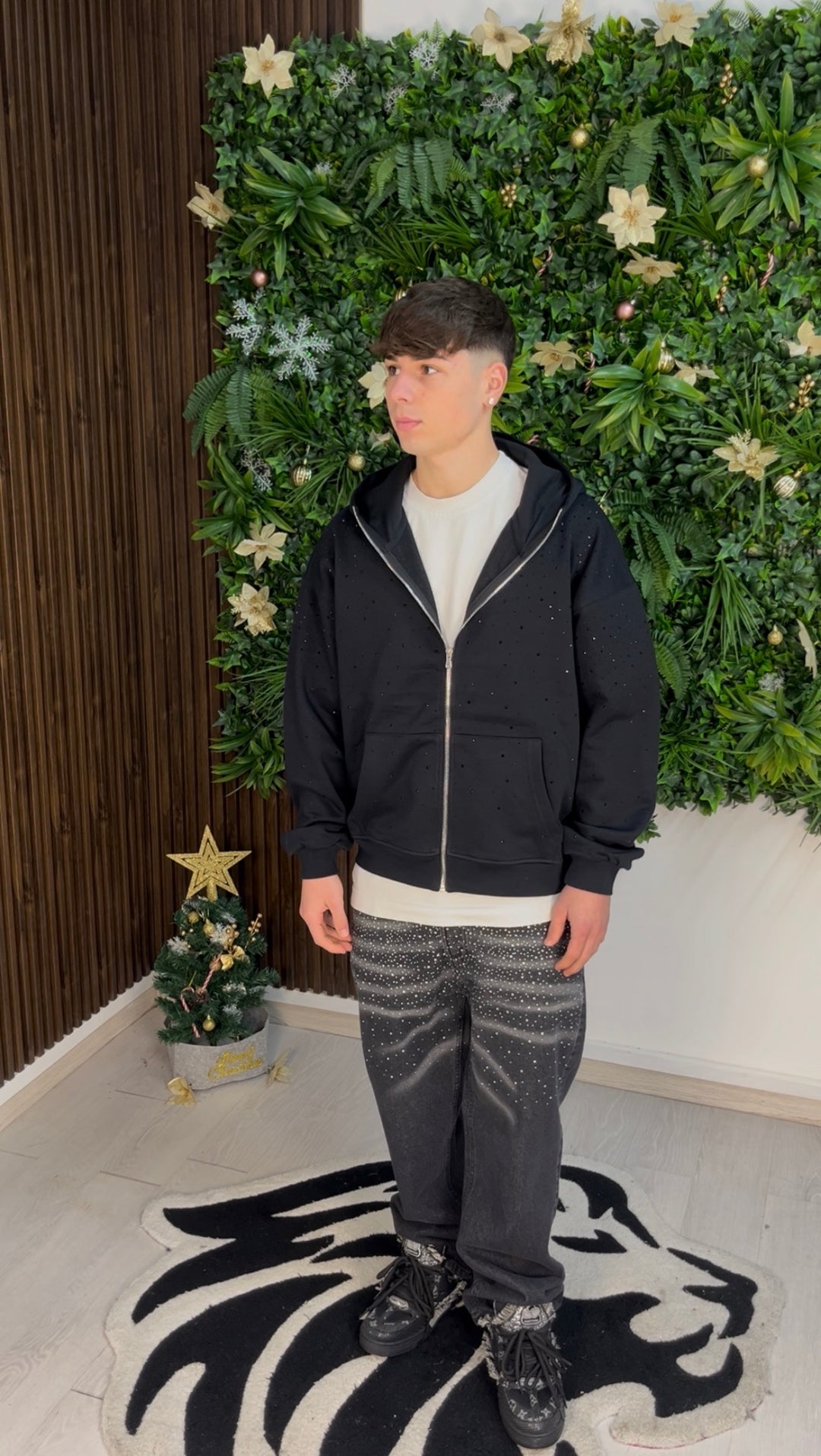 FELPA ZIP CON STRASS NERA