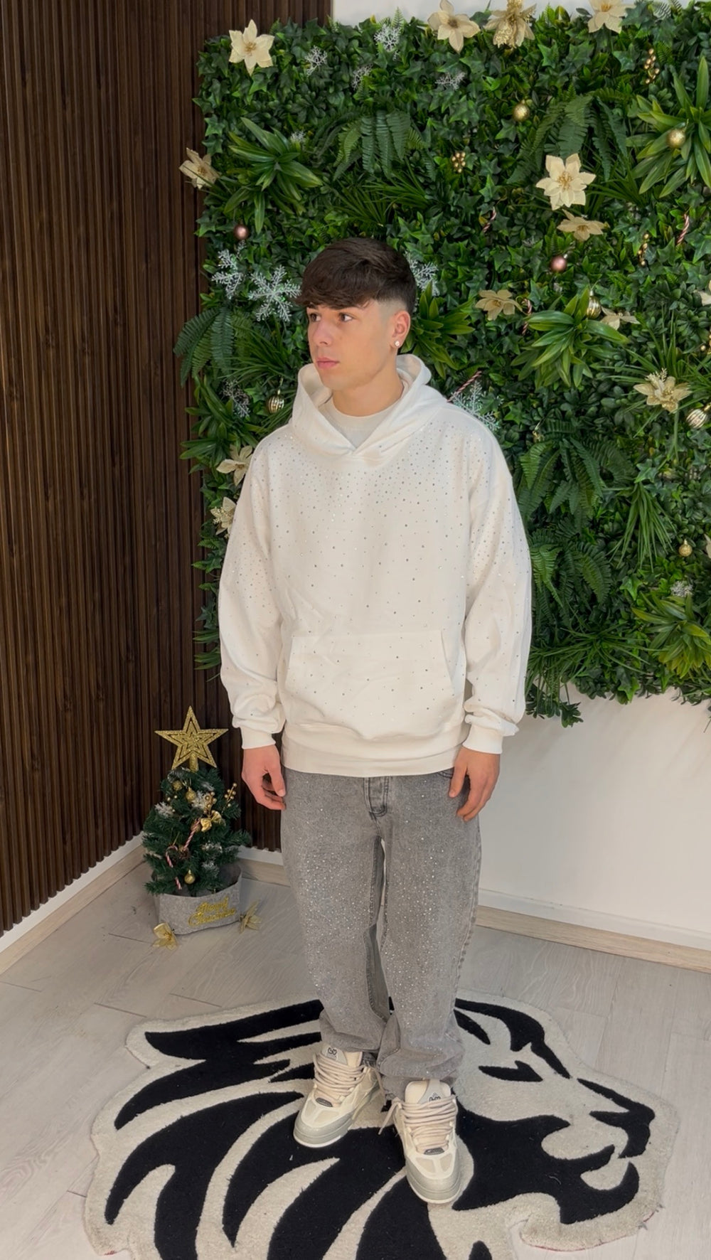 FELPA CON STRASS BIANCA