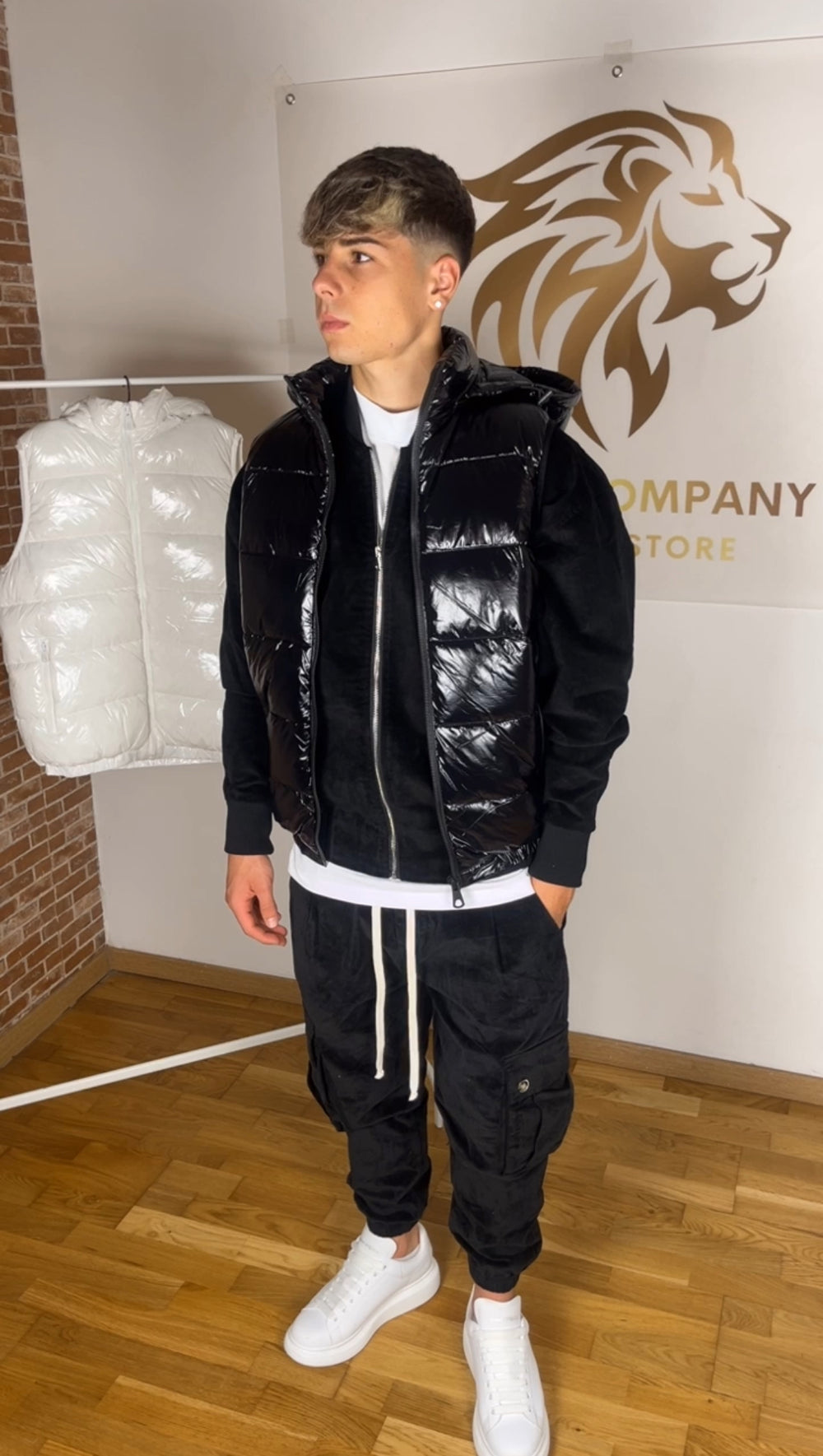 SMANICATO NERO LUCIDO