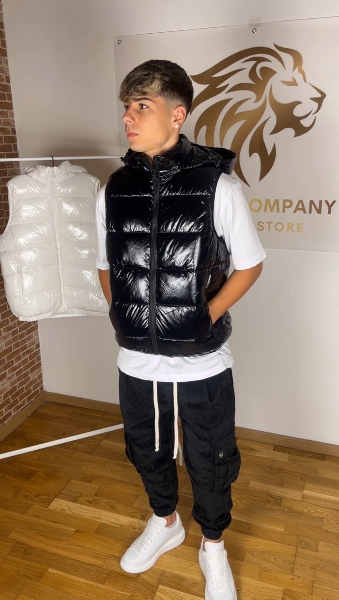 SMANICATO NERO LUCIDO