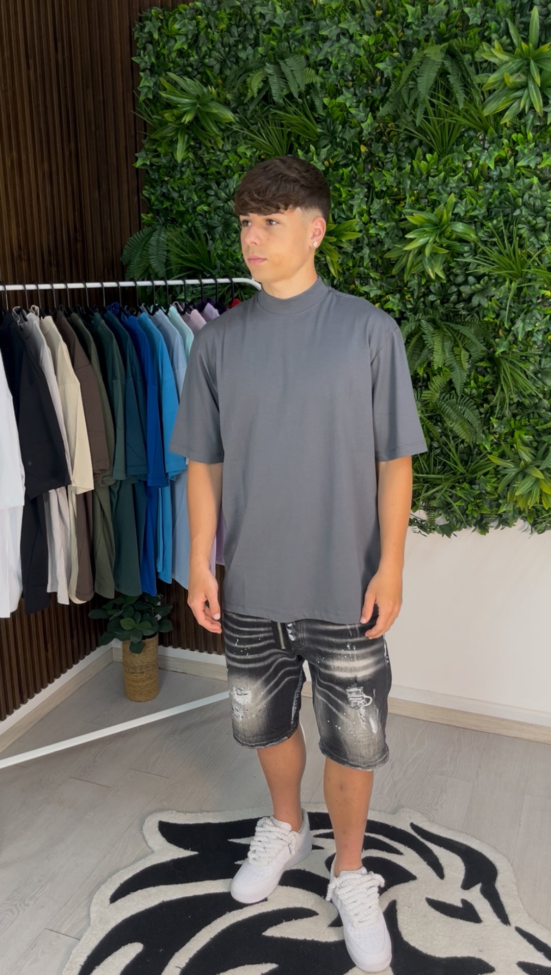 High lead neck t-shirt
