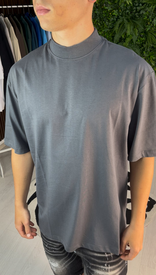 High lead neck t-shirt