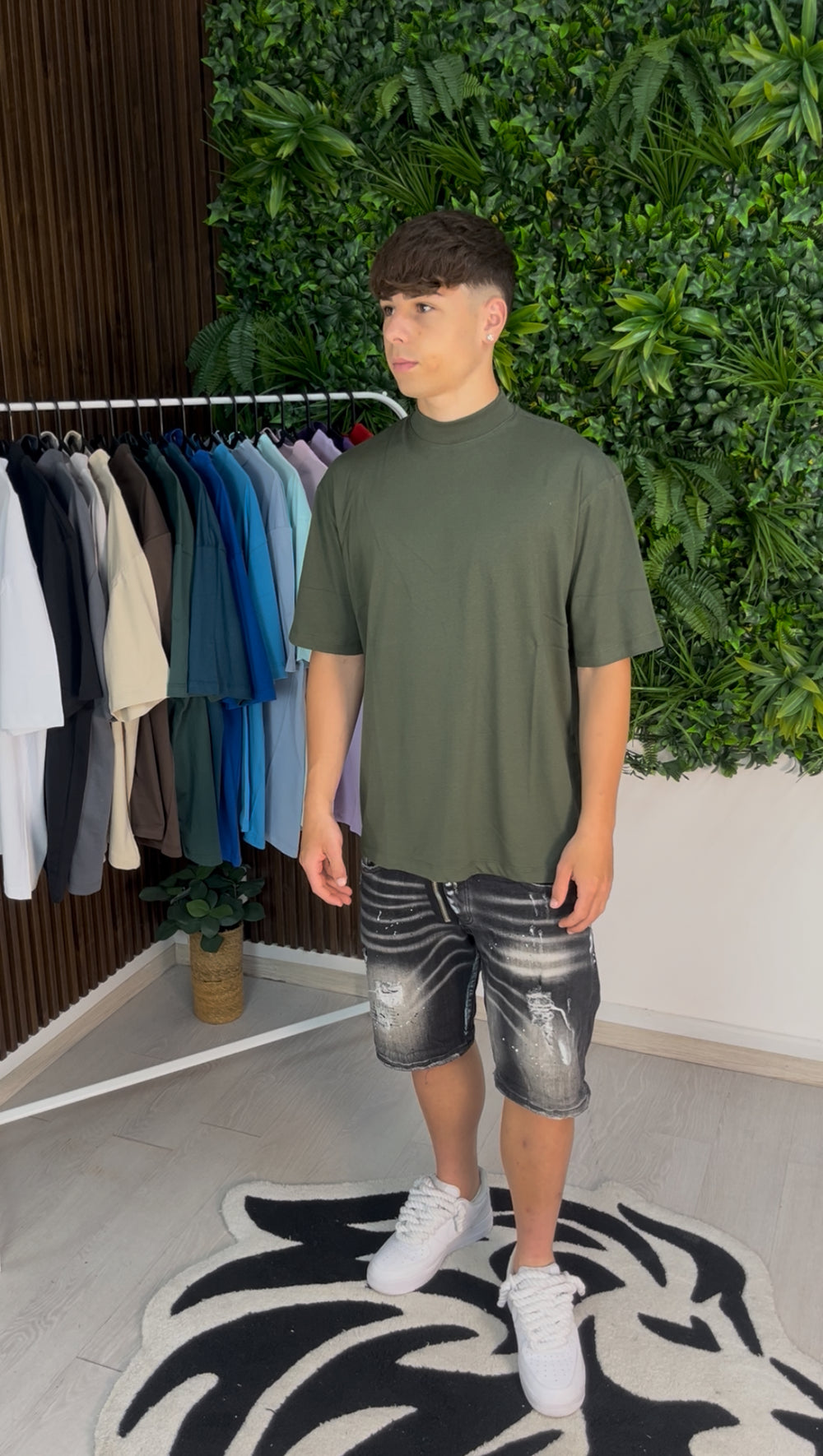 T-SHIRT COLLO ALTO VERDE MILITARE