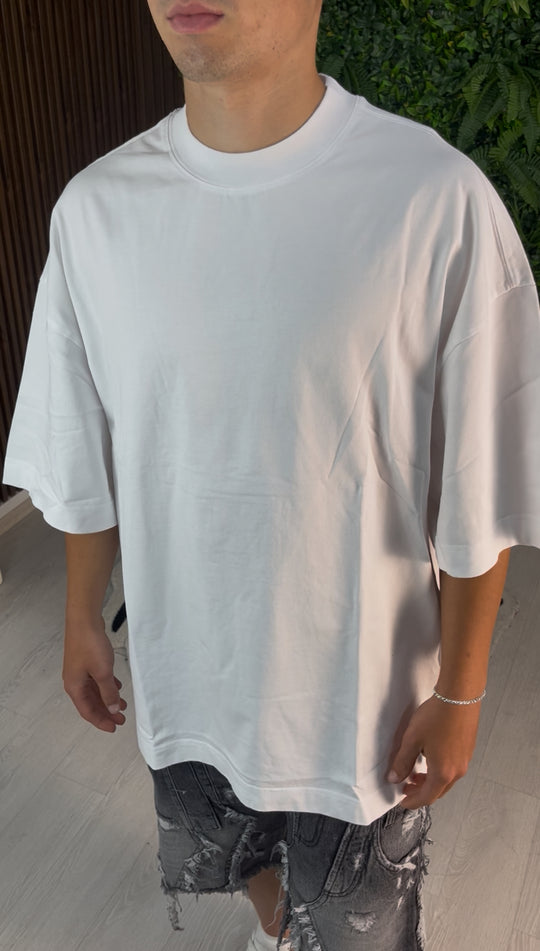 T-SHIRT OVER BIANCA