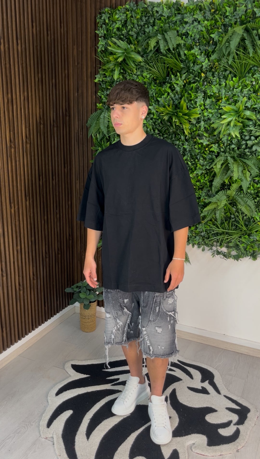 T-SHIRT OVER NERA