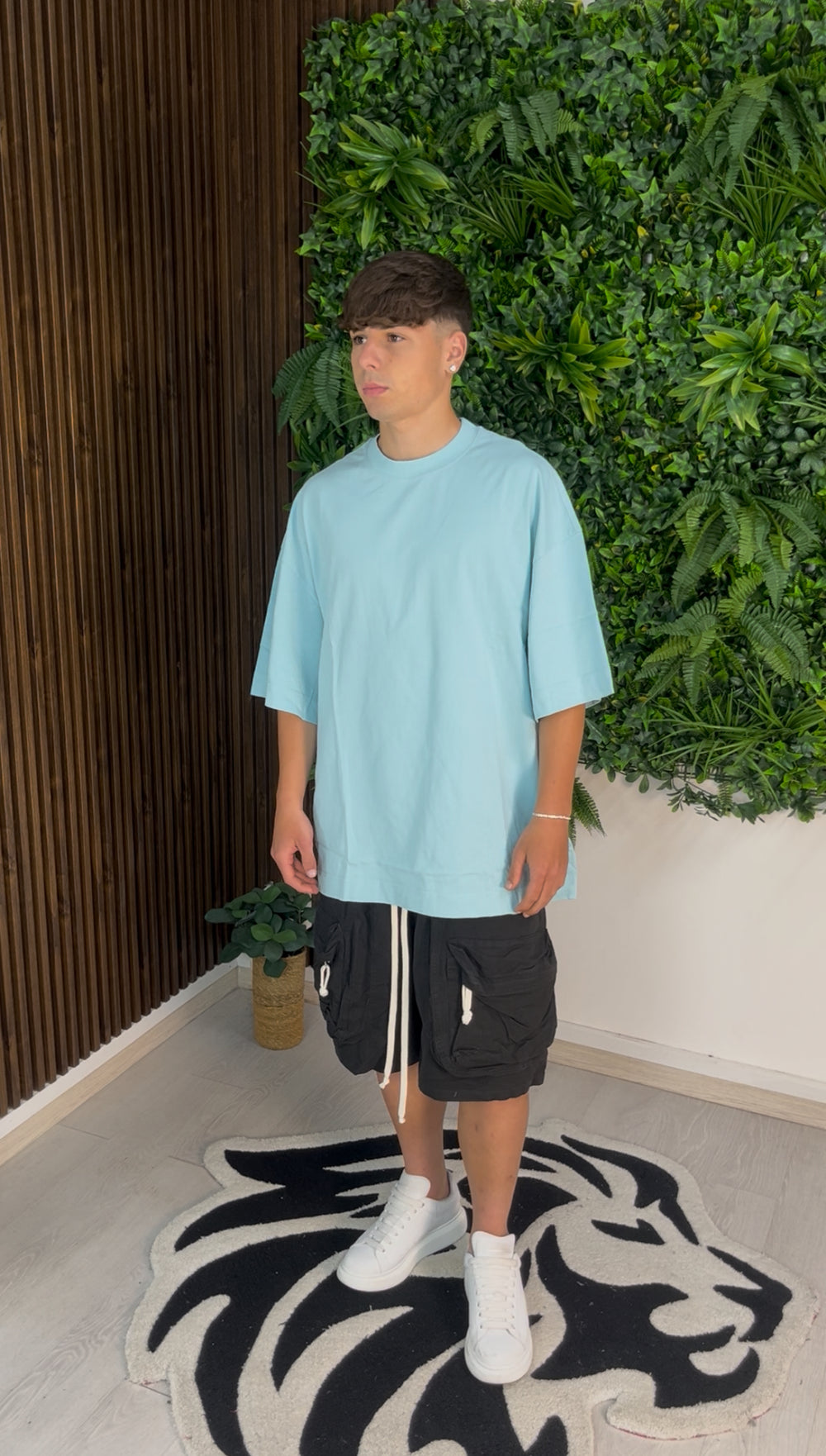 T-SHIRT OVER TIFFANY