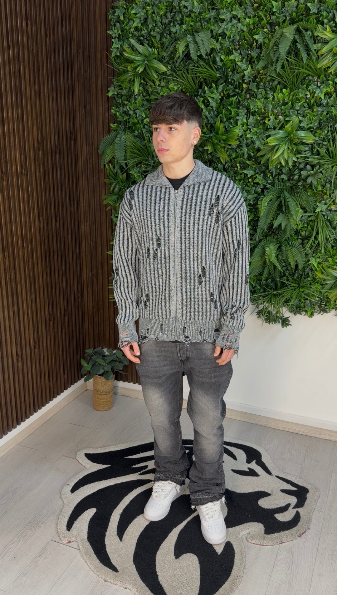 MAGLIONE DESTROYED ZIP BLACK