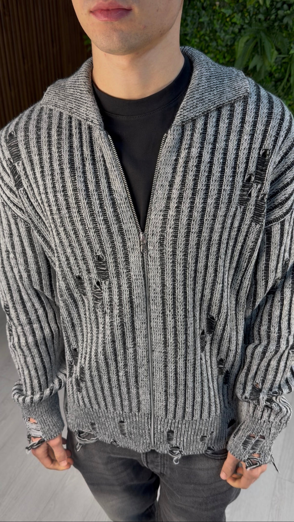 MAGLIONE DESTROYED ZIP BLACK