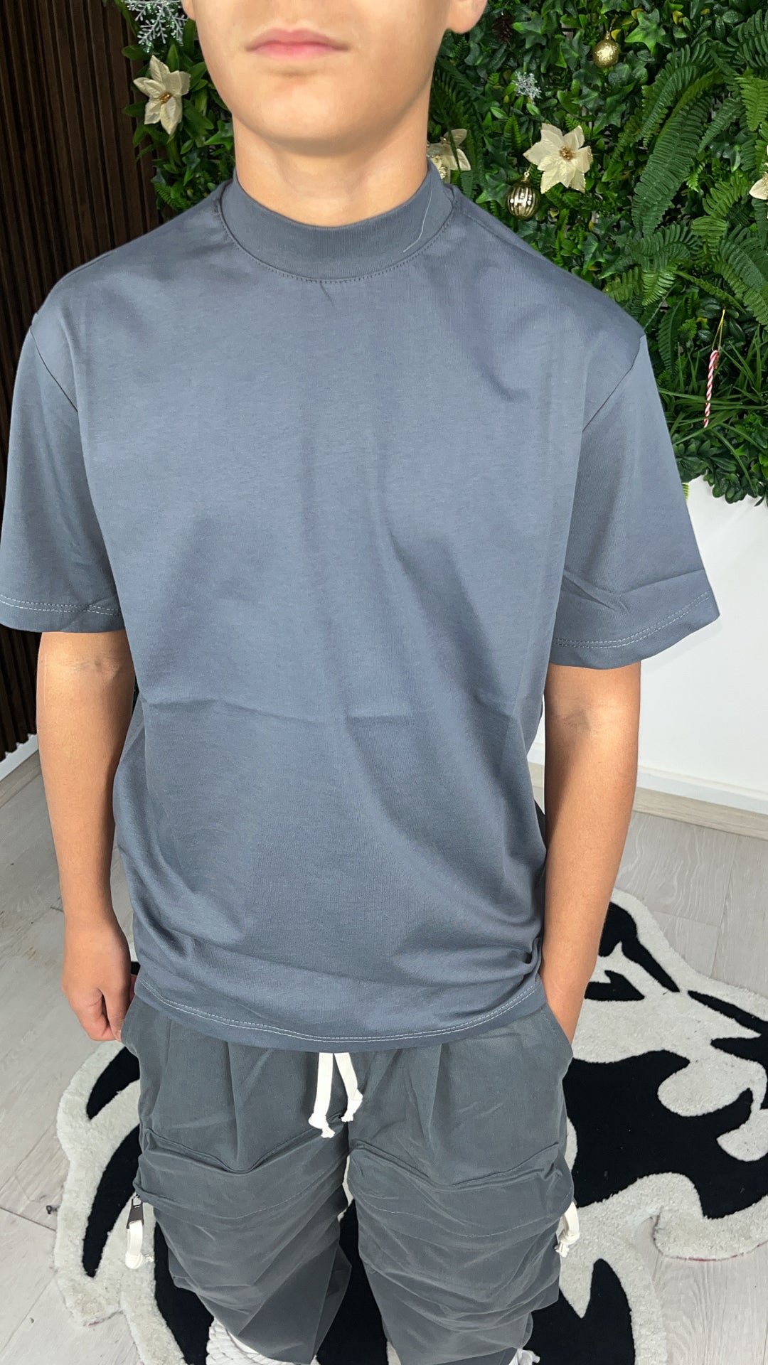 T-shirt à cou de plomb élevé